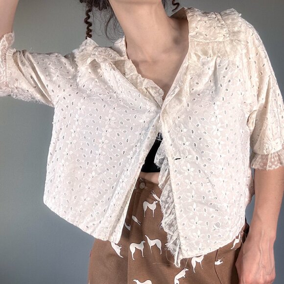 Vintage Short Cream Eyelet And Lace Cropped Top or Bed Jacket - Picture 4 of 7